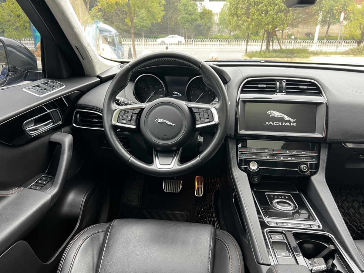 2019年05月捷豹 F-PACE  2019款 2.0T 四驅(qū)都市尊享版