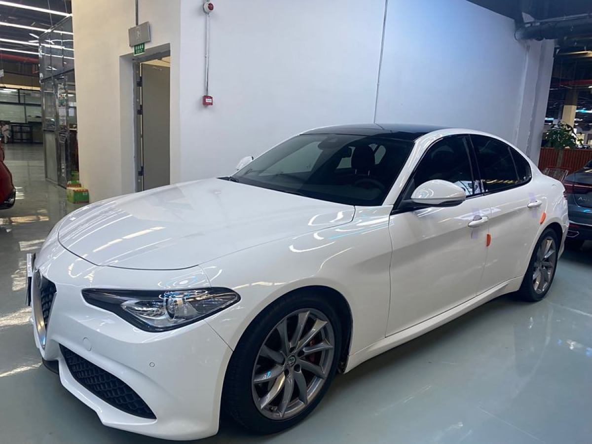 2019年1月阿爾法·羅密歐 Giulia  2017款 2.0T 280HP 豪華運動版