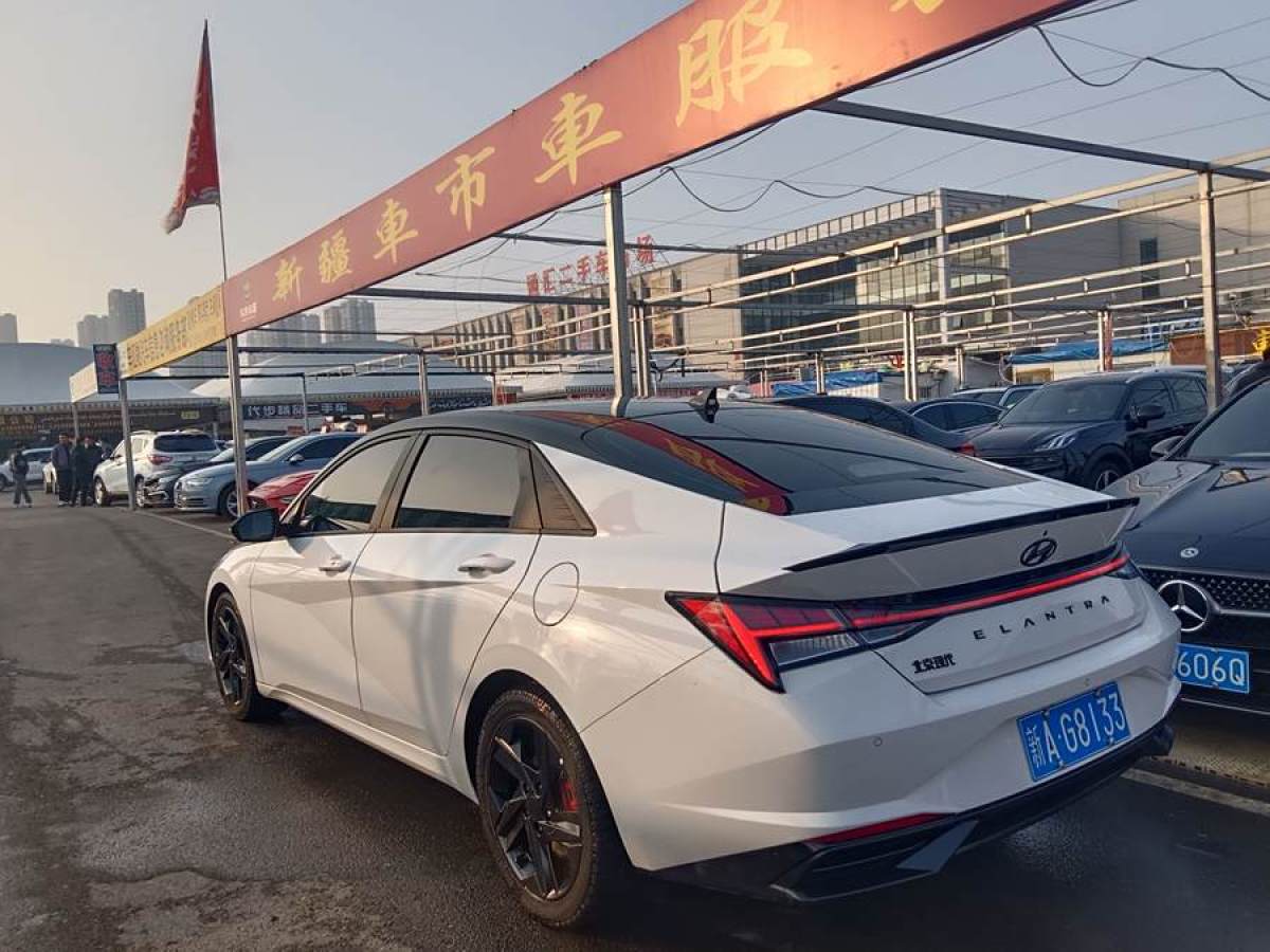 现代 伊兰特  2023款 1.5L CVT LUX尊贵版图片