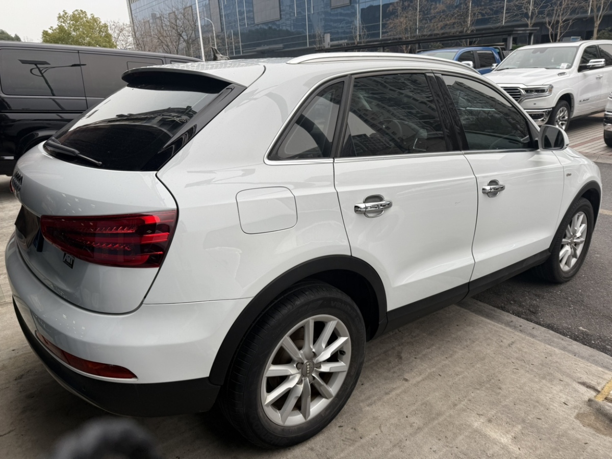 奧迪 奧迪Q3  2013款 35 TFSI 進(jìn)取型圖片