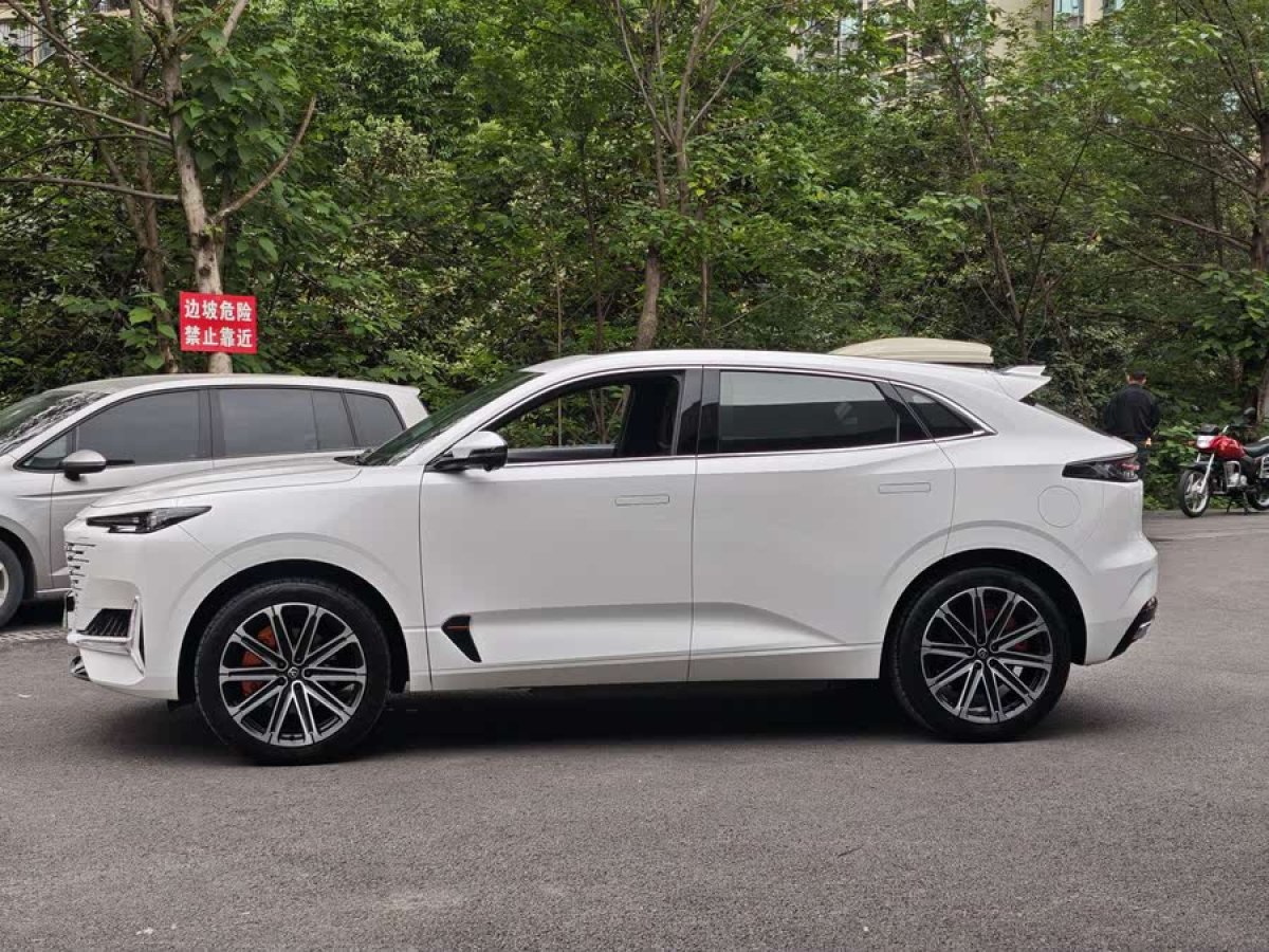 長(zhǎng)安 長(zhǎng)安UNI-K新能源  2023款 智電iDD 1.5T 135km智酷型圖片
