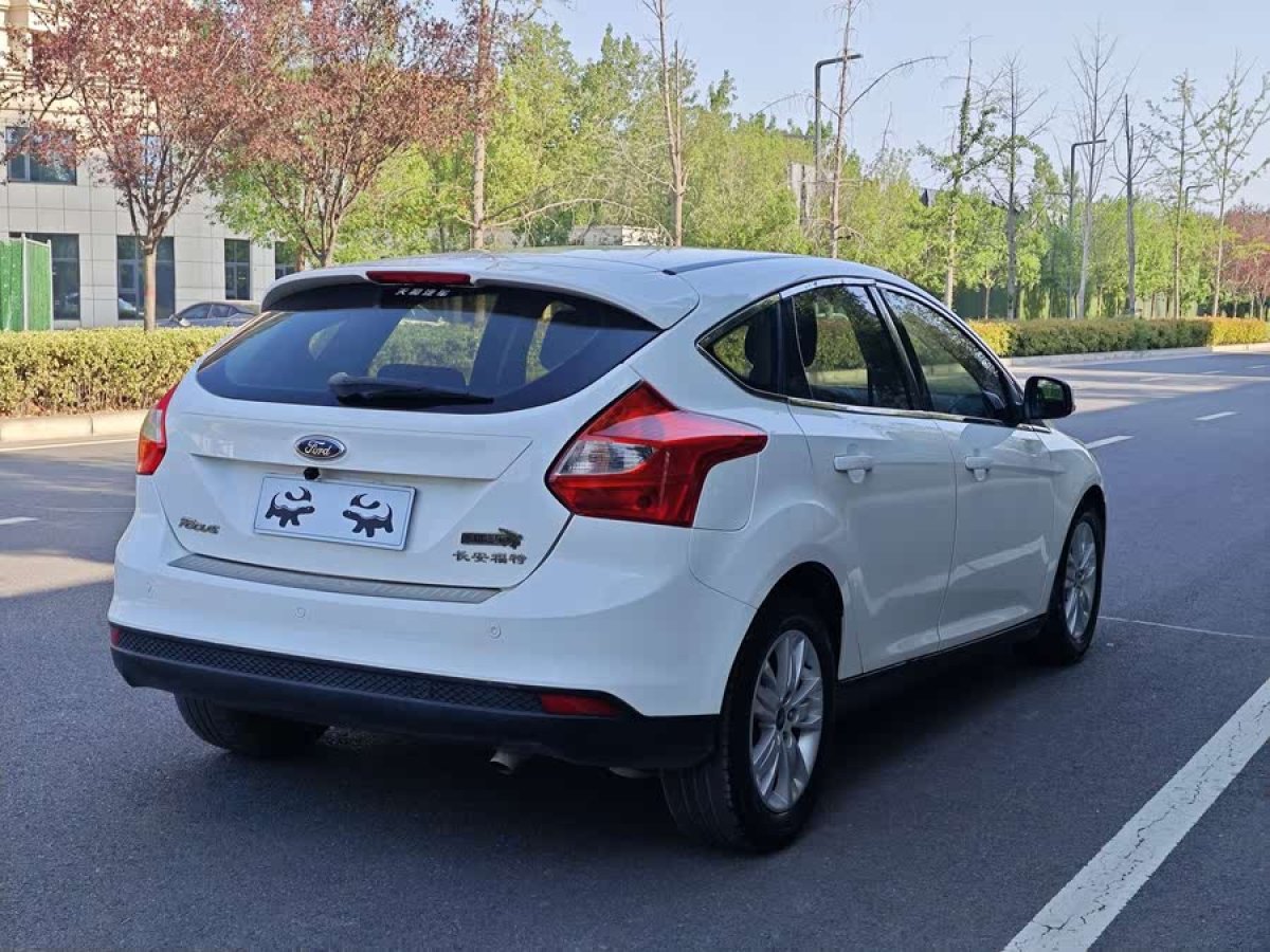 福特 ?？怂? 2012款 兩廂 1.6L 手動(dòng)舒適型圖片
