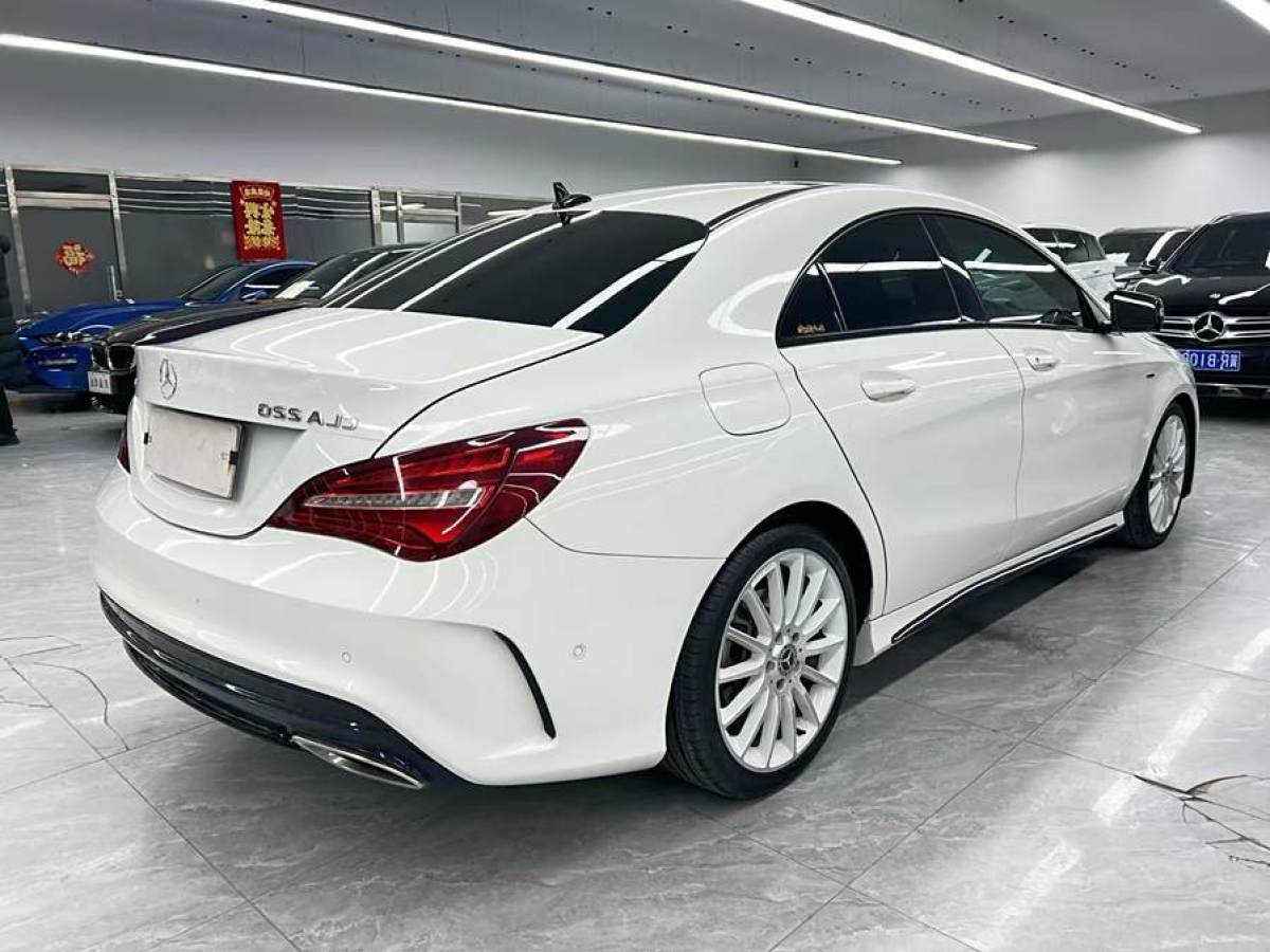 奔馳 奔馳CLA級  2017款 CLA 220 4MATIC 極地限量版圖片