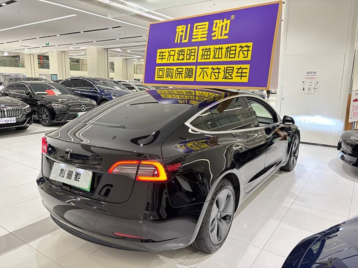 特斯拉 Model 3  2020款 改款 標(biāo)準(zhǔn)續(xù)航后驅(qū)升級(jí)版圖片