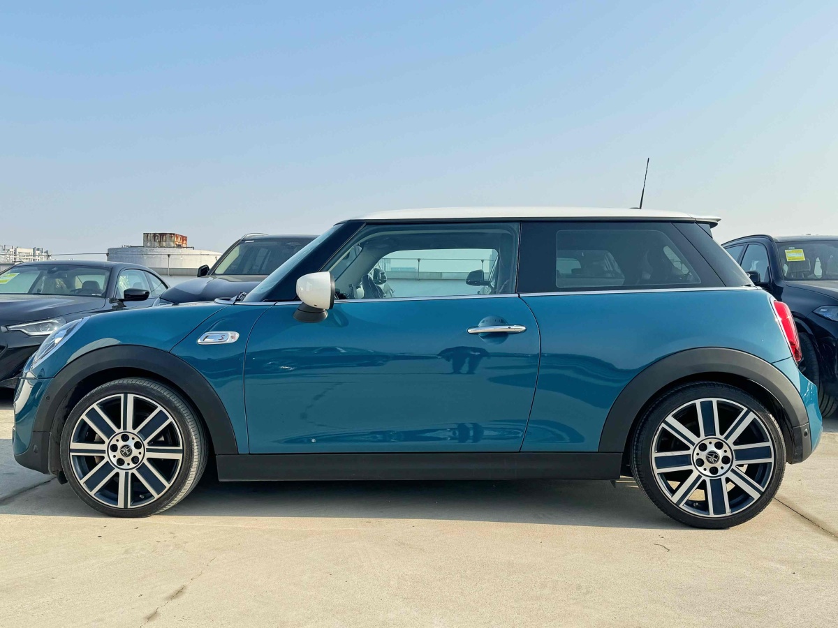 MINI MINI  2020款 2.0T COOPER S 藝術(shù)家圖片