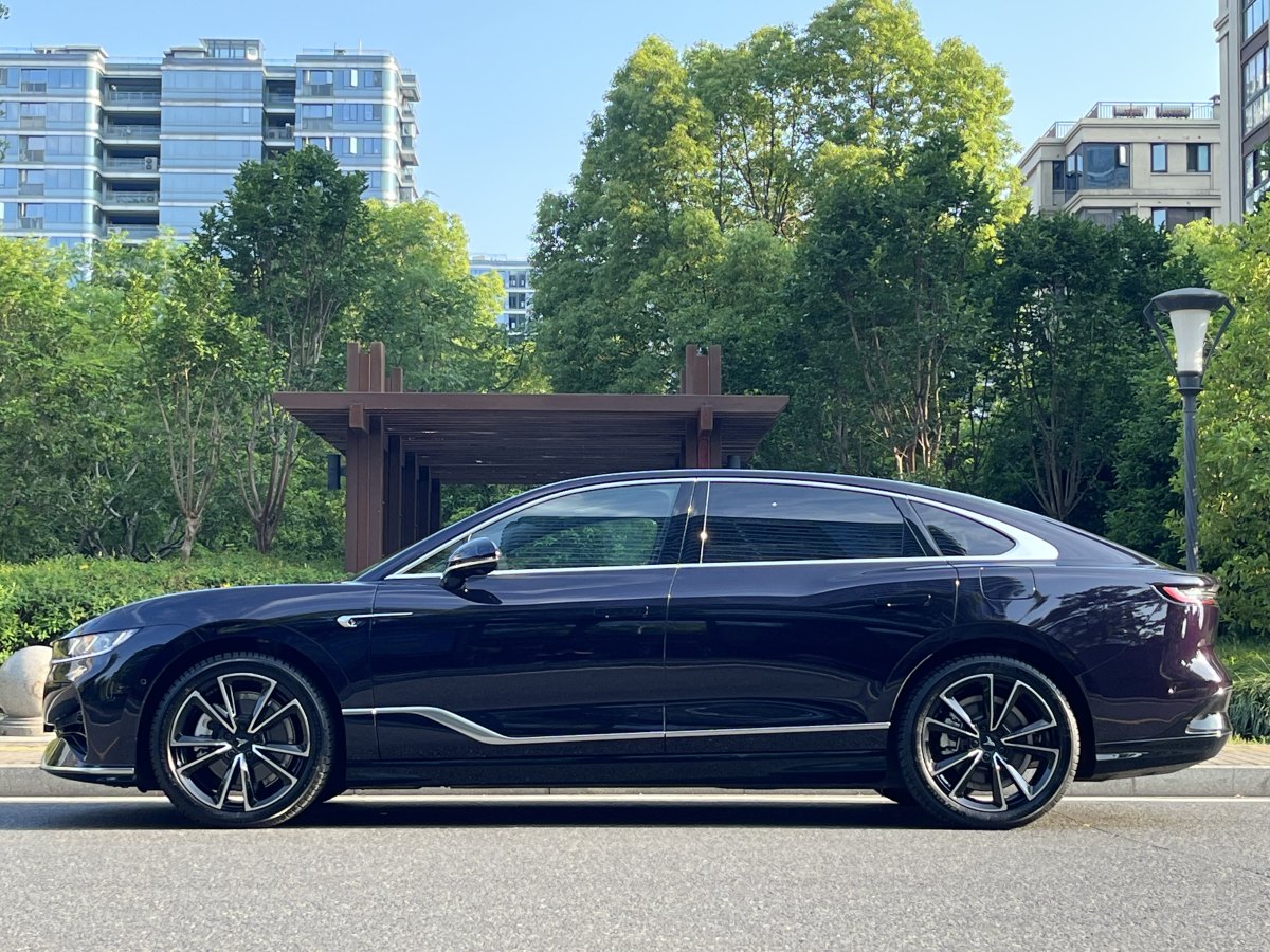 嵐圖 嵐圖追光  2024款 PHEV 四驅(qū)超長續(xù)航旗艦版圖片