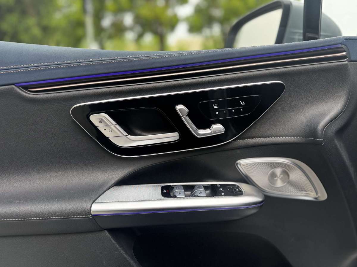 奔馳 奔馳EQE SUV  2023款 350 4MATIC 豪華版圖片