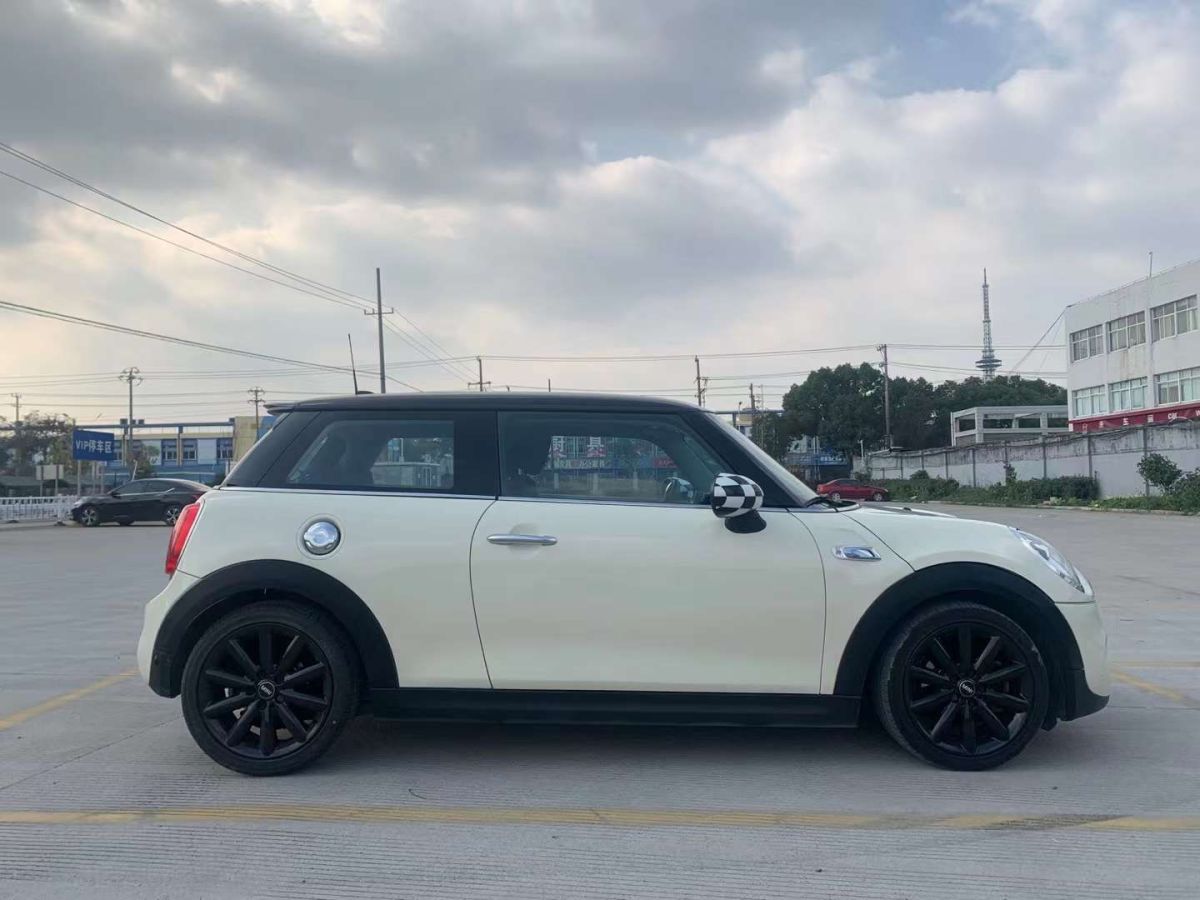 mini mini 2017款 2.0t cooper s 賽車控圖片