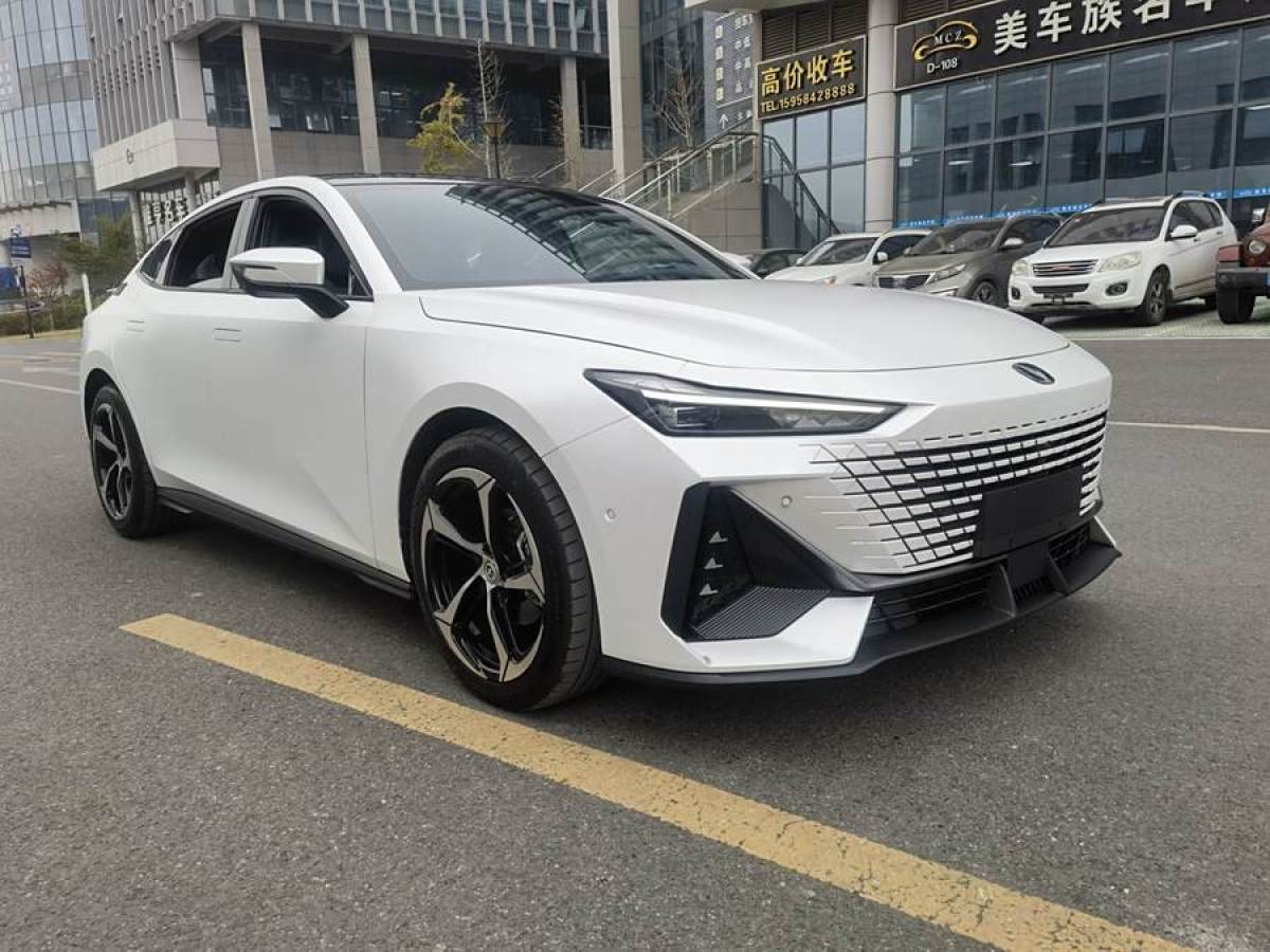 長(zhǎng)安 長(zhǎng)安UNI-V  2023款 1.5T 智慧領(lǐng)航型圖片