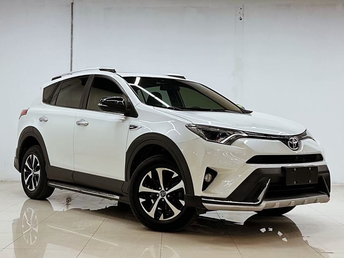 2018年2月豐田 RAV4榮放  2018款 2.0L CVT兩驅(qū)風(fēng)尚X版