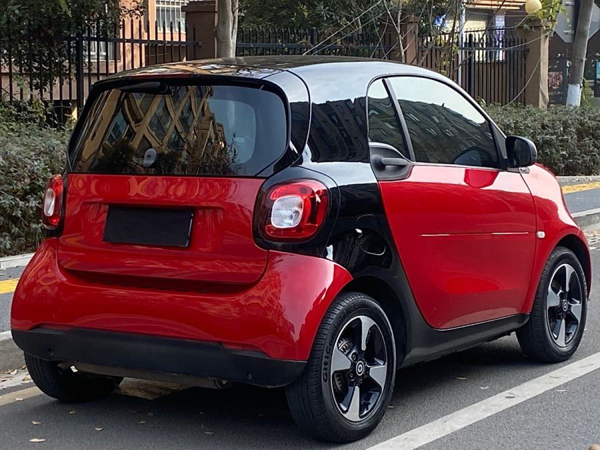 smart fortwo  2018款 1.0L 52千瓦硬頂激情版圖片