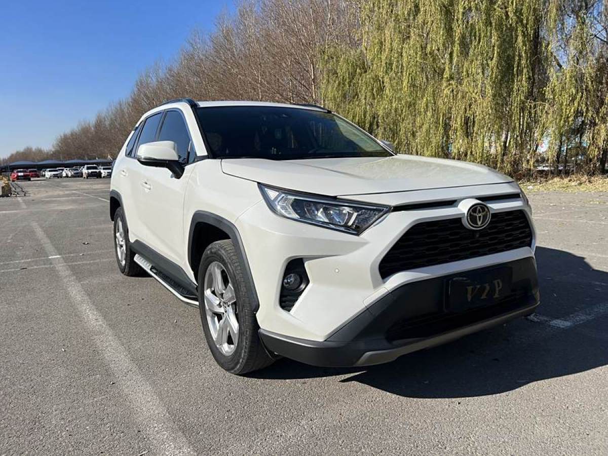 2021年1月豐田 RAV4榮放  2020款 2.0L CVT兩驅(qū)風(fēng)尚PLUS版