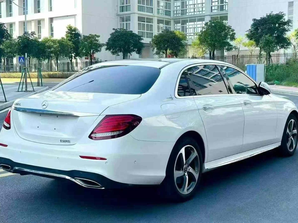 奔馳 奔馳A級  2019款  A 220 L 4MATIC 運動轎車圖片