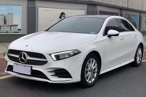 奔馳A級(jí) 奔馳 改款 A 200 L 運(yùn)動(dòng)轎車動(dòng)感型