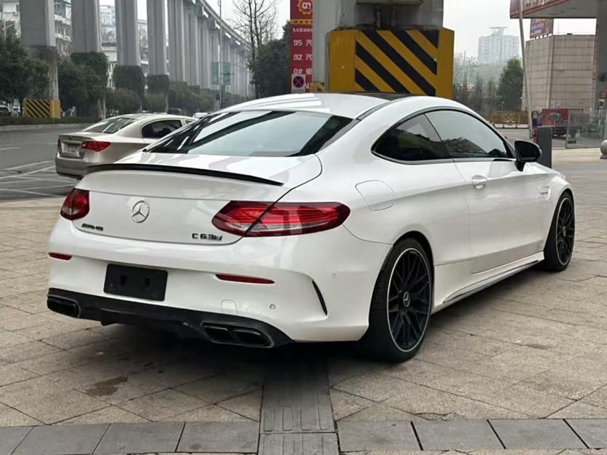 2017年5月奔馳 奔馳C級(jí)  2016款 C 200 4MATIC 轎跑版