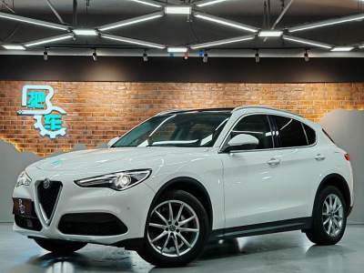 2019年8月 阿爾法·羅密歐 Stelvio 2.0T 280HP 豪華版圖片