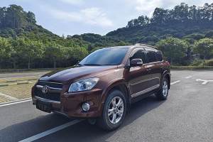 RAV4荣放 丰田 炫装版 2.4L 自动四驱豪华