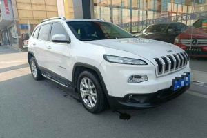 自由光 Jeep 2.0L 優(yōu)越版