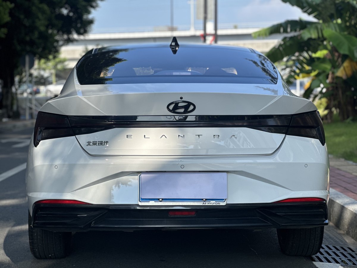 現(xiàn)代 伊蘭特  2022款 1.5L CVT LUX尊貴版圖片