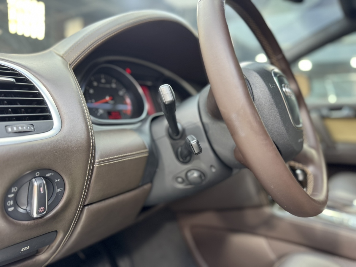 奧迪 奧迪Q7  2011款 3.0 TFSI 專享型(200kW)圖片