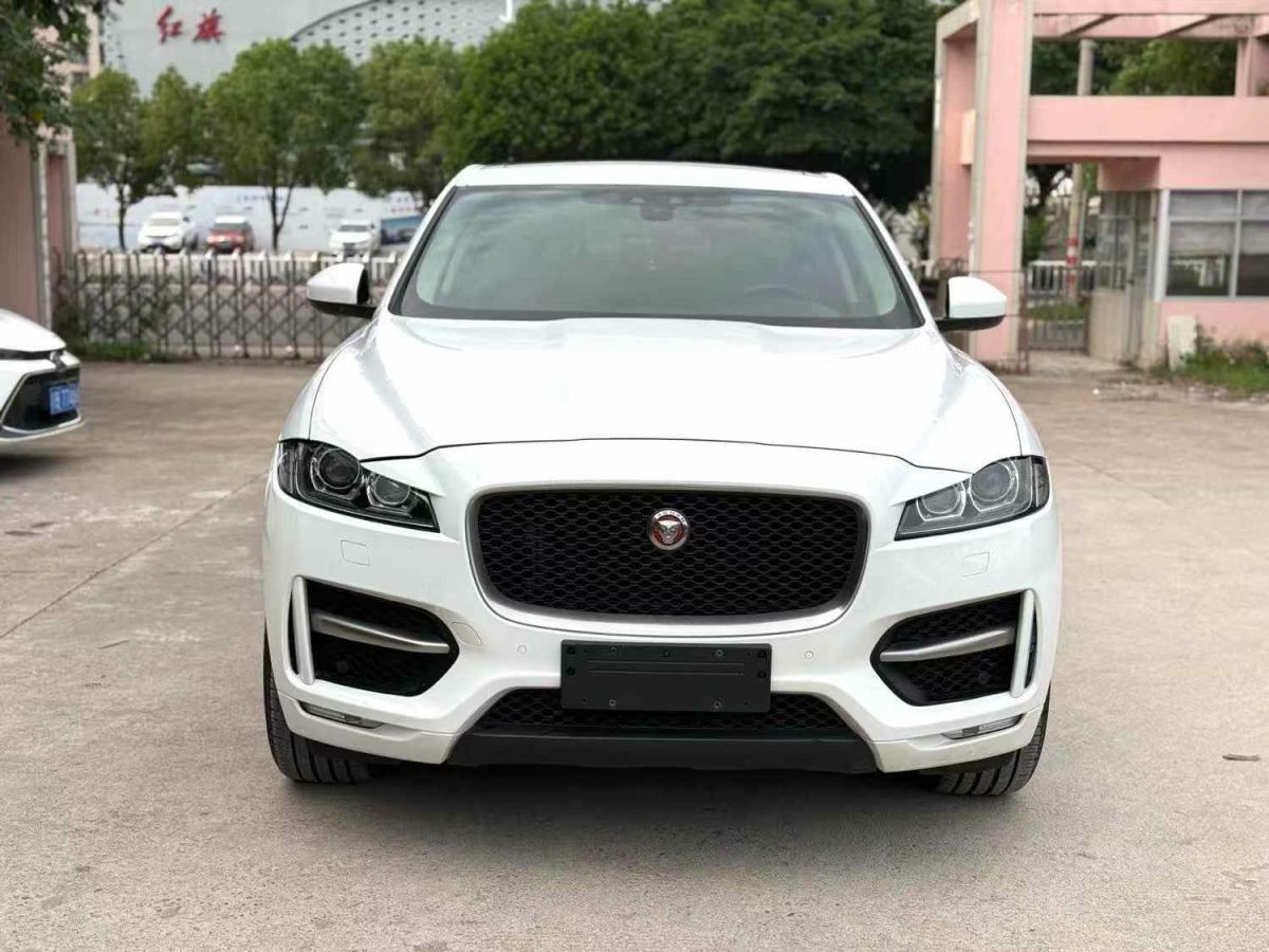 捷豹 F-PACE  2016款 2.0T 兩驅(qū)都市尊享版圖片