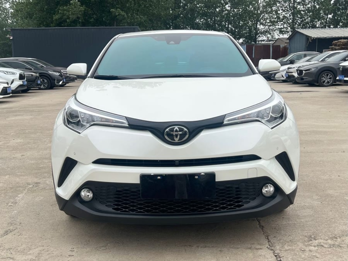 豐田 C-HR  2020款 2.0L 領(lǐng)先版圖片