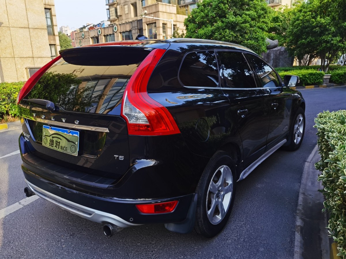 沃爾沃 XC60  2011款 2.0T R-Design 個(gè)性運(yùn)動(dòng)版圖片