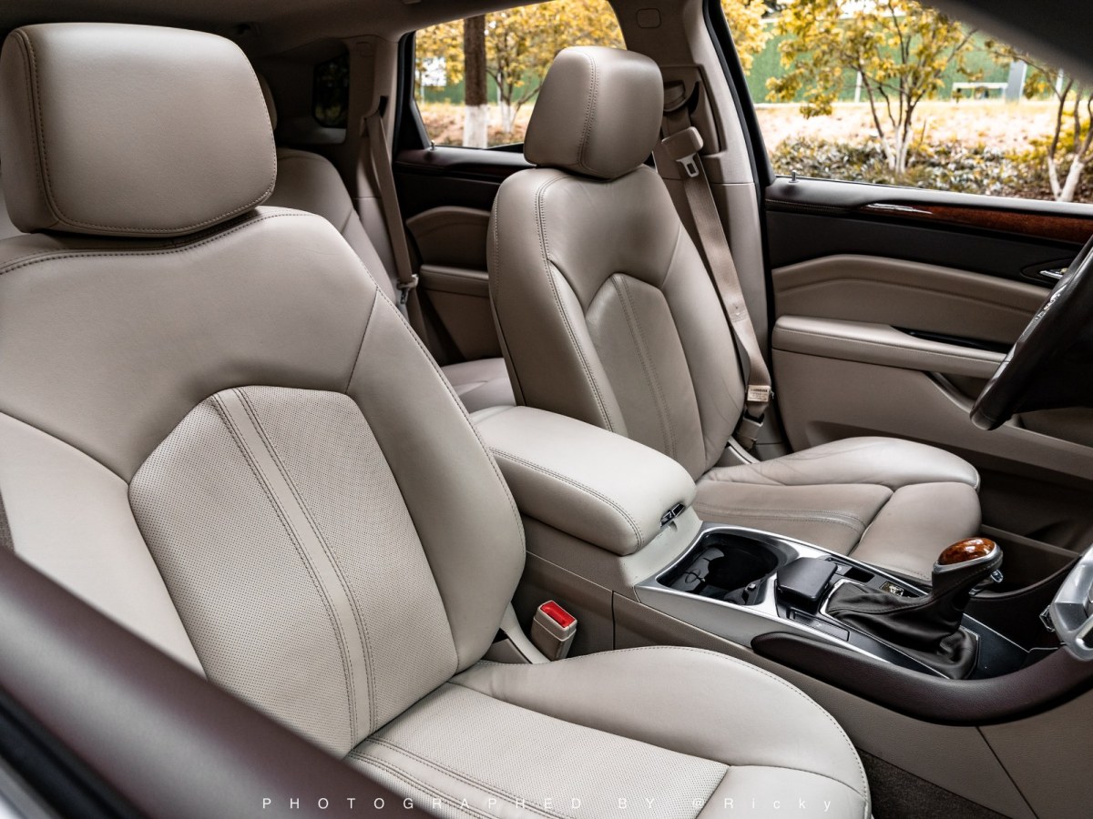 凱迪拉克 SRX  2014款 3.0L 精英型圖片