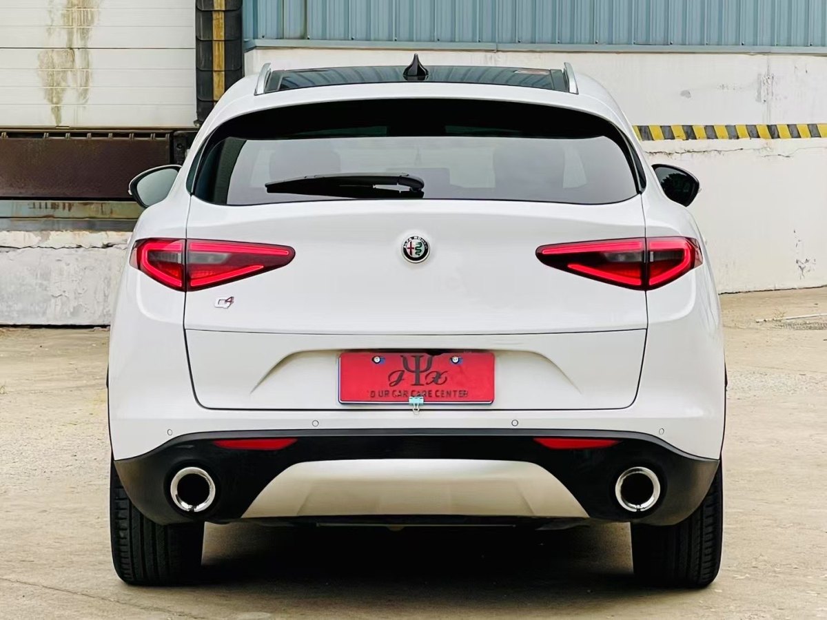 阿爾法·羅密歐 Stelvio  2017款 2.0T 200HP 豪華版圖片