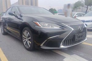 ES 雷克薩斯 200 卓越版