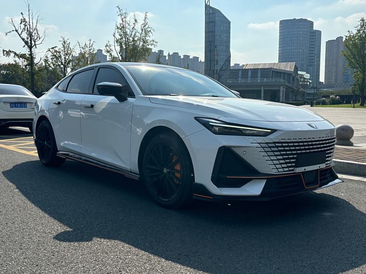 長(zhǎng)安 長(zhǎng)安UNI-V  2022款 1.5T 卓越型圖片