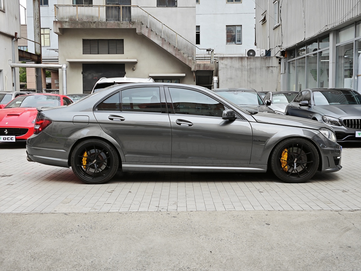 奔馳 奔馳C級(jí)AMG  2010款 AMG C 63 高性能版圖片