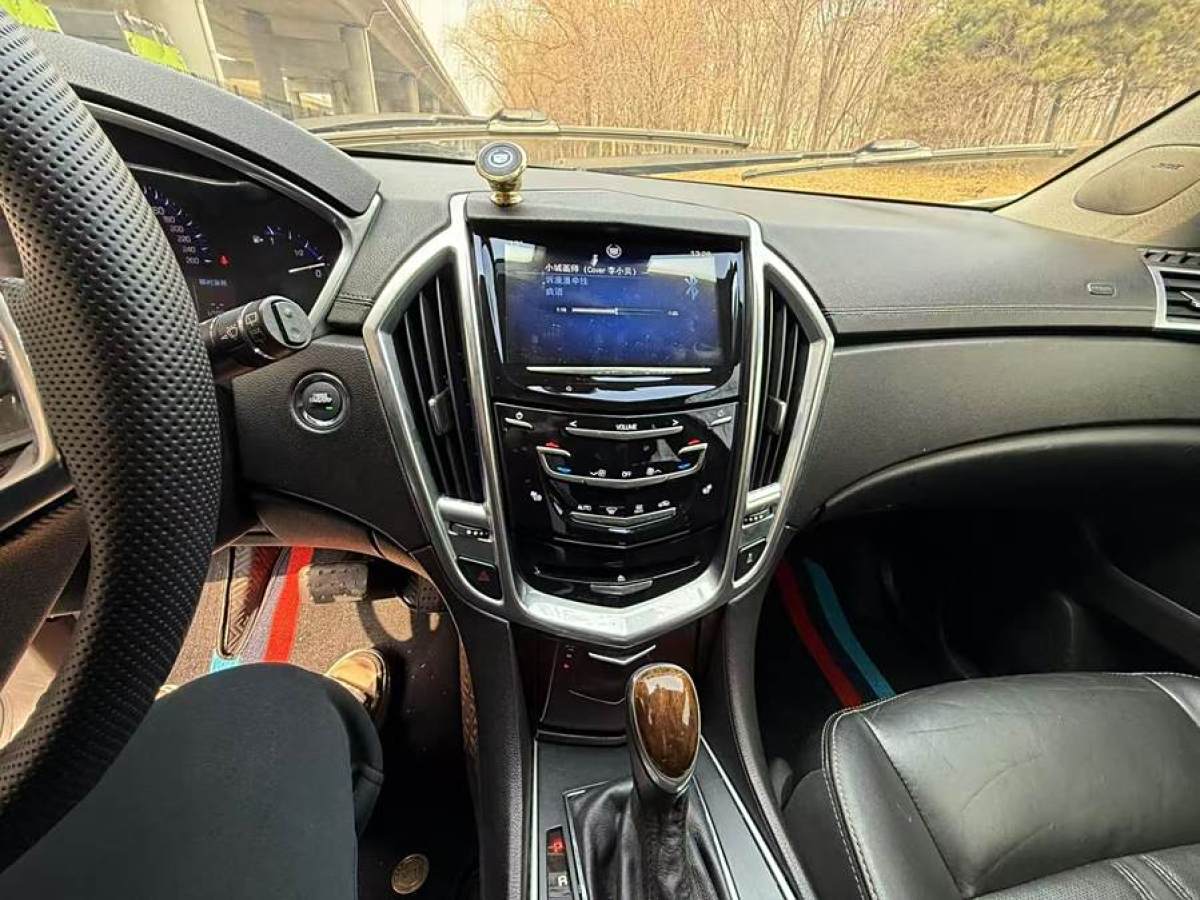 2013年9月凱迪拉克 SRX  2012款 3.0L 領(lǐng)先型