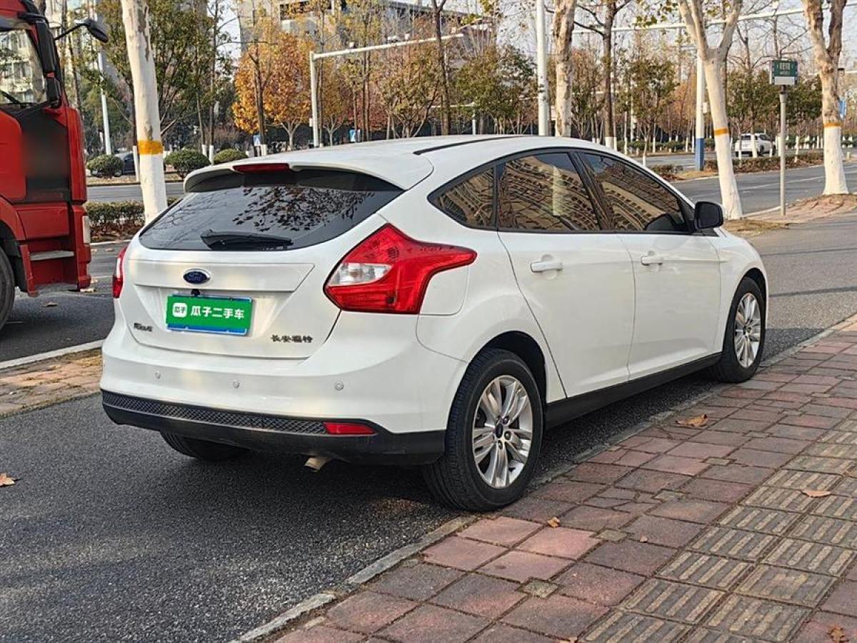 福特 ?？怂? 2012款 兩廂 1.6L 自動(dòng)舒適型圖片