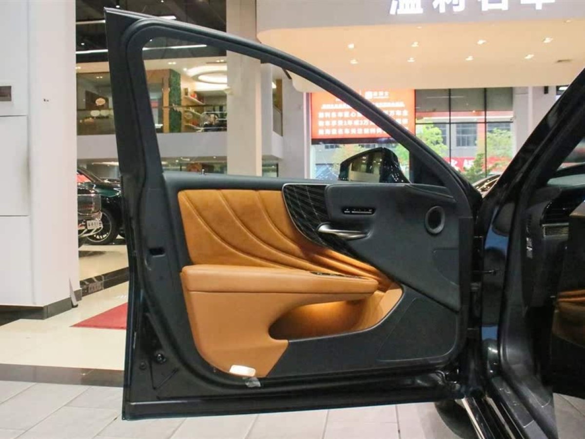 雷克薩斯 LS  2021款 500h 行政版圖片