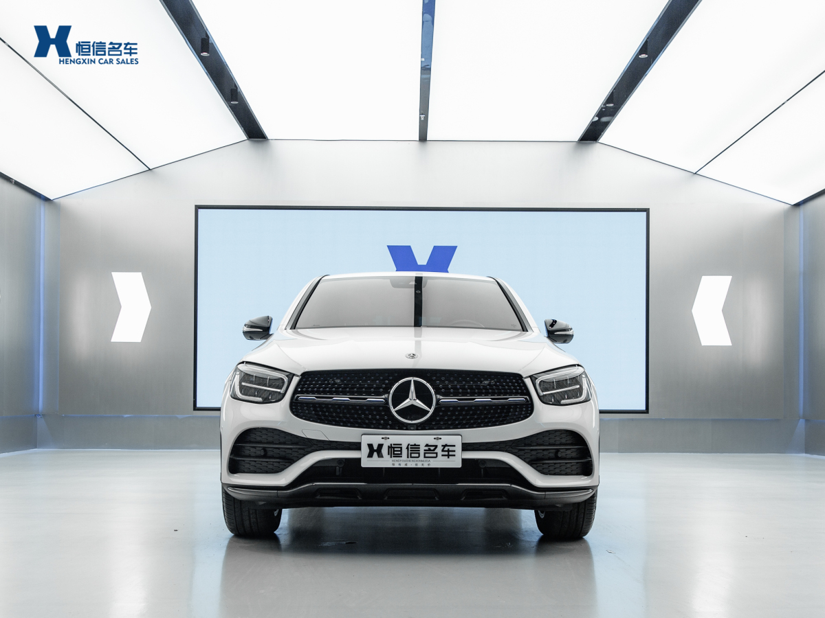 2020年11月奔馳 奔馳GLC  2023款 GLC 300 4MATIC 轎跑SUV