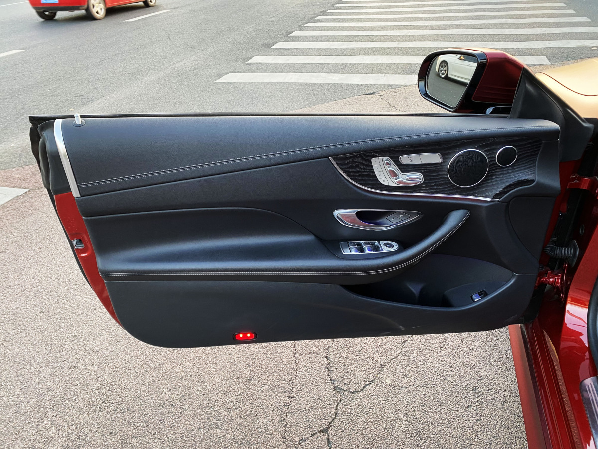 奔驰 奔驰E级  2019款 E 200 4MATIC 轿跑车图片