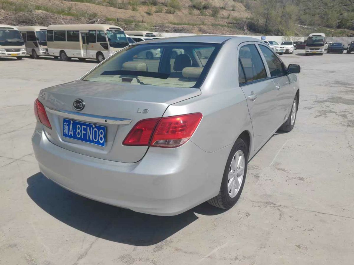 比亚迪 L3  2012款 1.5L 手动尊贵型图片