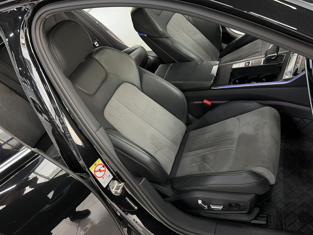 奧迪 奧迪A6L  2023款 改款 45 TFSI quattro 尊享動(dòng)感型圖片