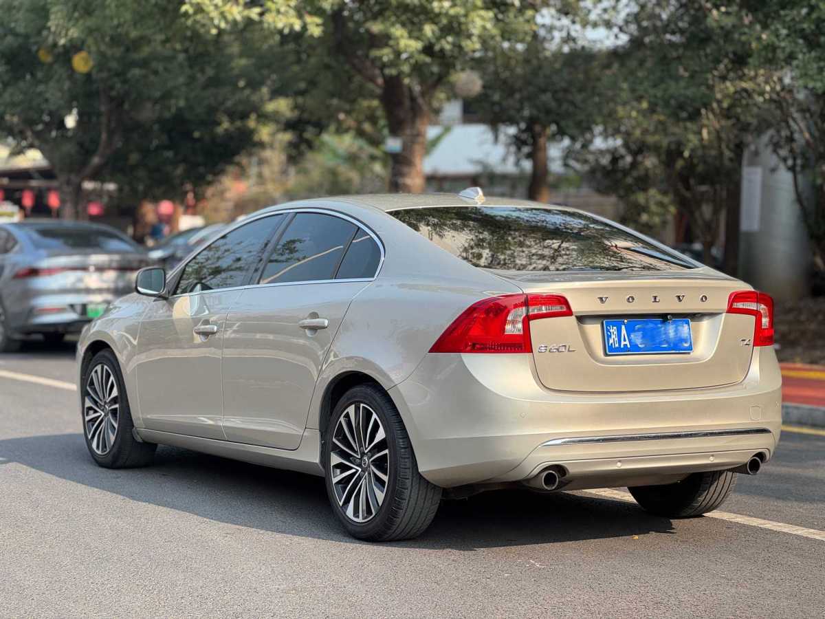 沃爾沃 S60L  2018款 T4 智遠(yuǎn)進(jìn)取版圖片