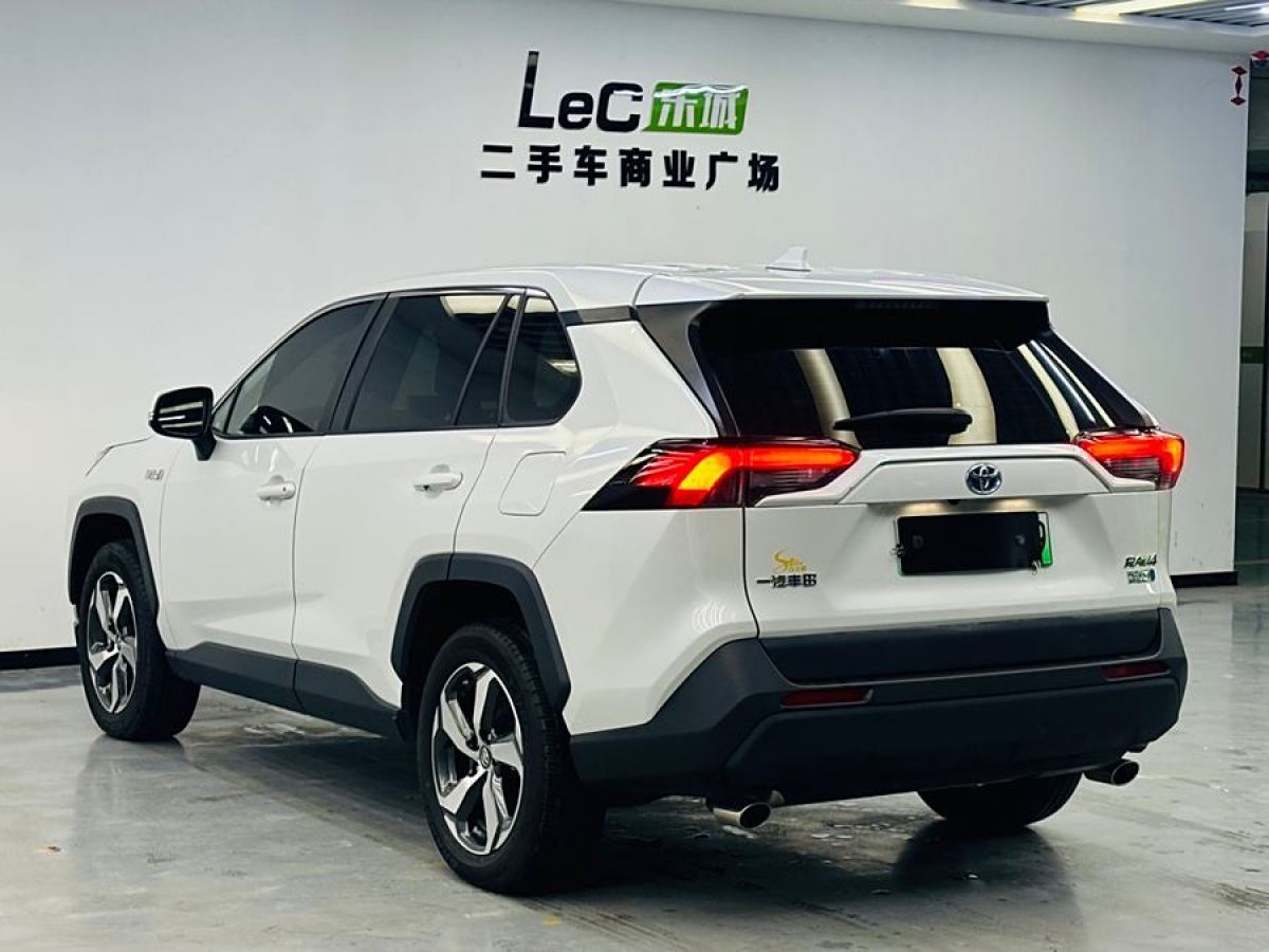 豐田 RAV4榮放雙擎E+  2021款 2.5L 兩驅(qū)都市Pro圖片