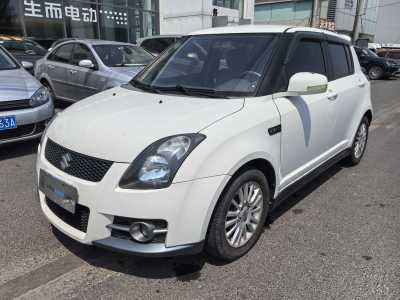 2013年3月 鈴木 雨燕 1.5L 手動時尚版圖片