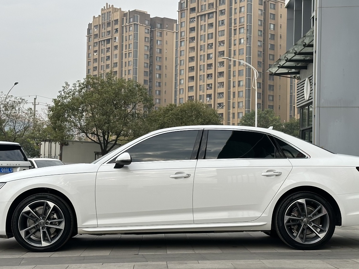 奧迪 奧迪A4L  2019款 40 TFSI 進(jìn)取型 國VI圖片