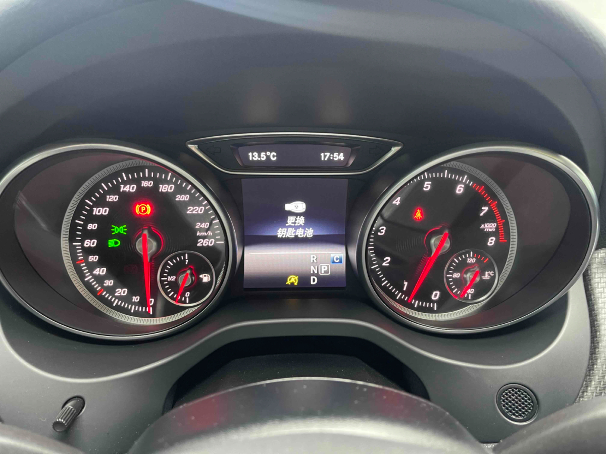 奔驰 奔驰GLA  2018款 GLA 220 4MATIC 运动型图片