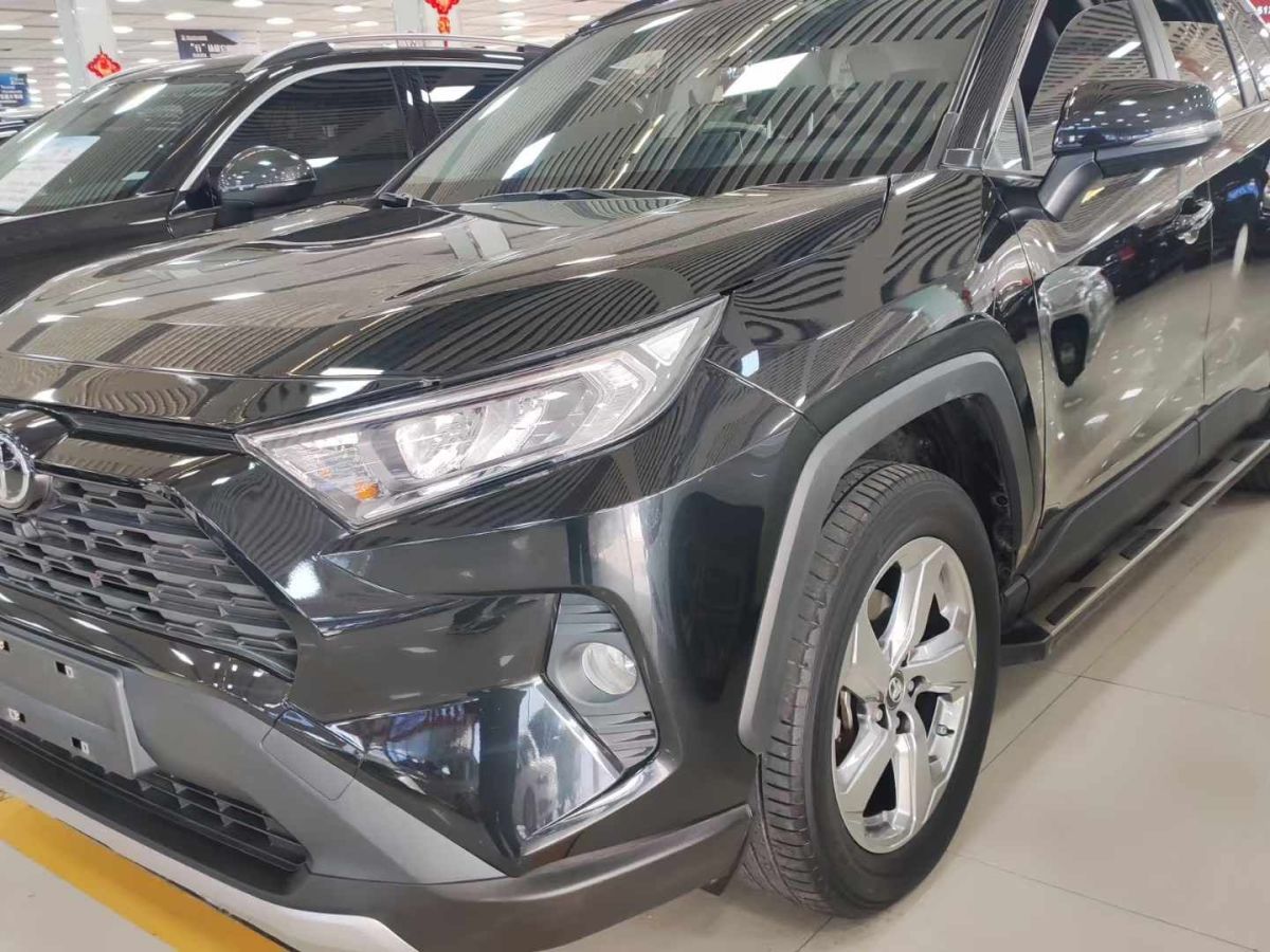 豐田 RAV4榮放  2022款 2.0L CVT四驅(qū)尊貴版圖片