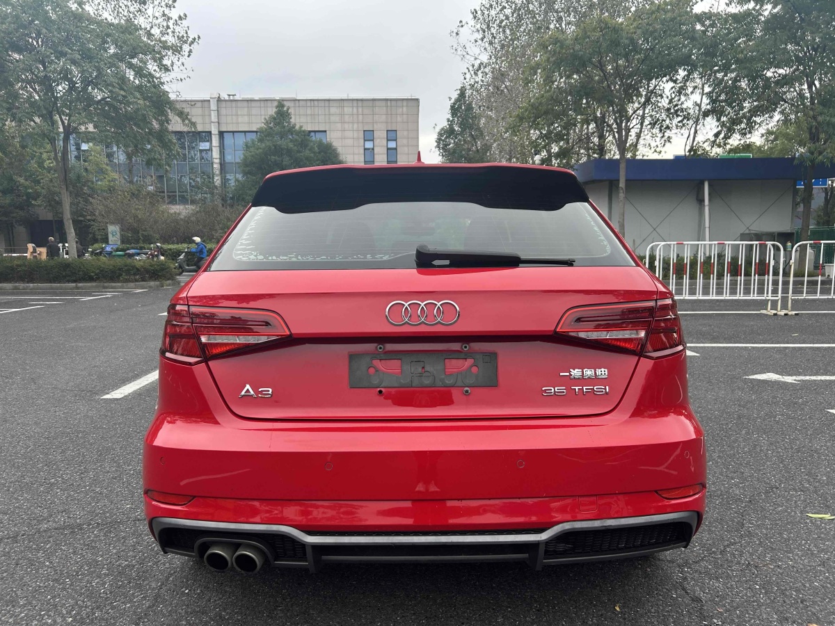 奧迪 奧迪A3  2018款 30周年年型 Sportback 35 TFSI 時尚型圖片