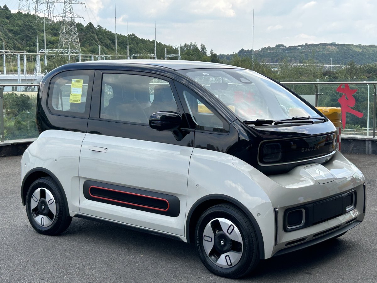 2024年9月寶駿 寶駿KiWi EV  2021款 藝術(shù)家 三元鋰