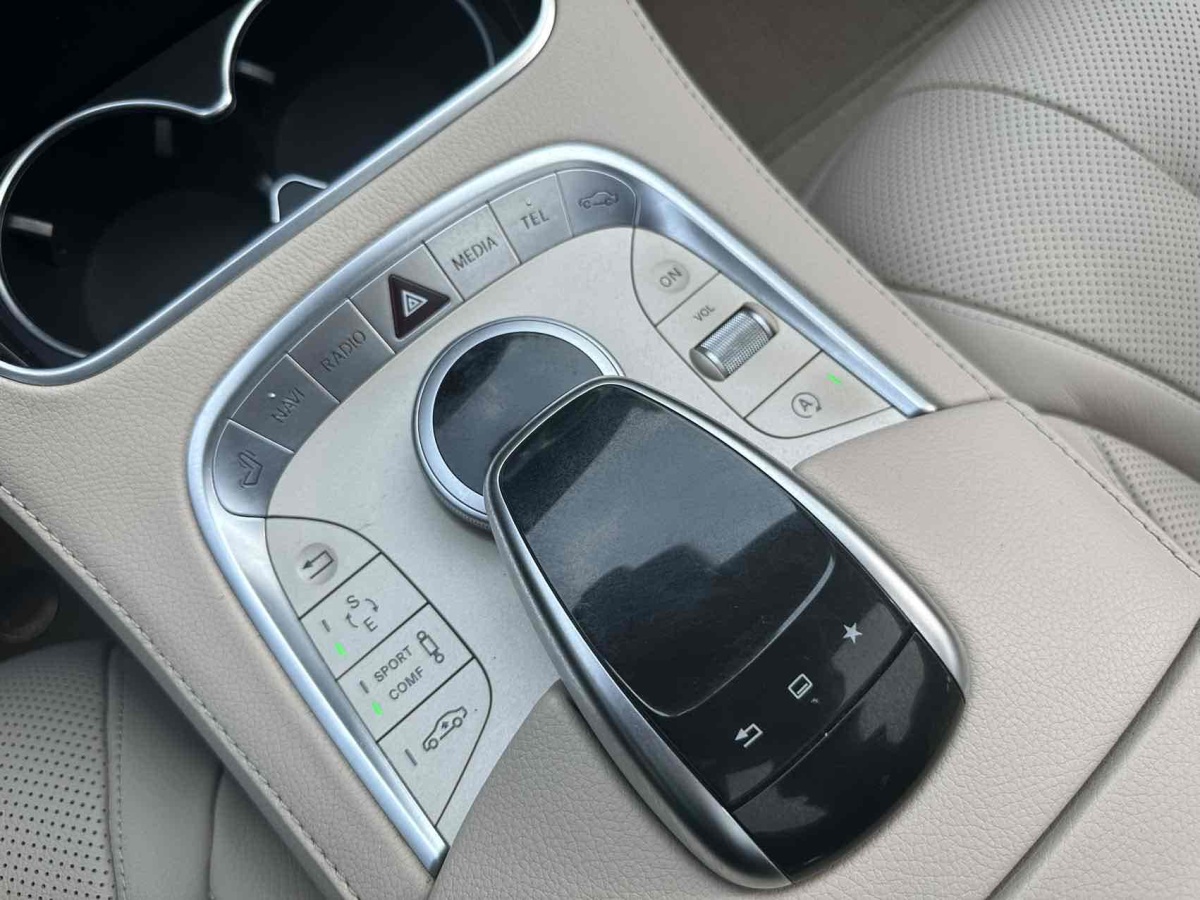 2015年4月奔驰 奔驰S级  2014款 S 320 L 商务型