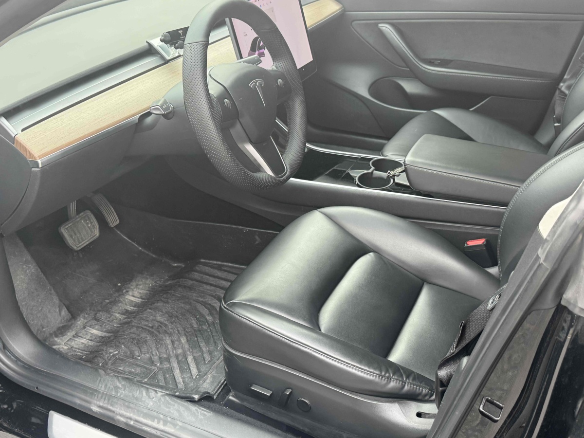 特斯拉 Model 3  2020款 改款 標(biāo)準(zhǔn)續(xù)航后驅(qū)升級版圖片