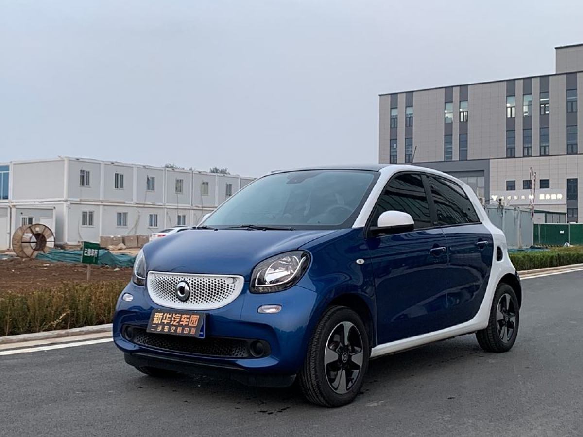 2018年10月smart forfour  2018款 1.0L 52千瓦激情版